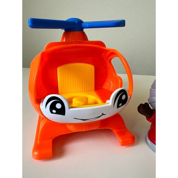 Fisher-Price Little People Helicopter Toy Vehicle & Figure Set 2023 - Picture 7 of 8